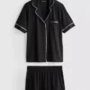 Shorty-pysjamaser i boyfriend-stil