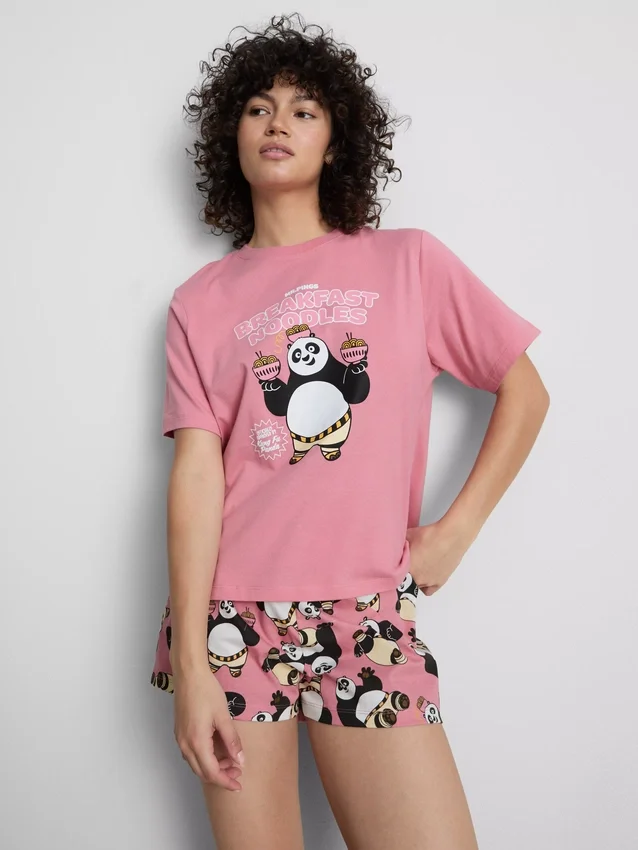 Shorty-pysjamaser med Kung Fu Panda-figur