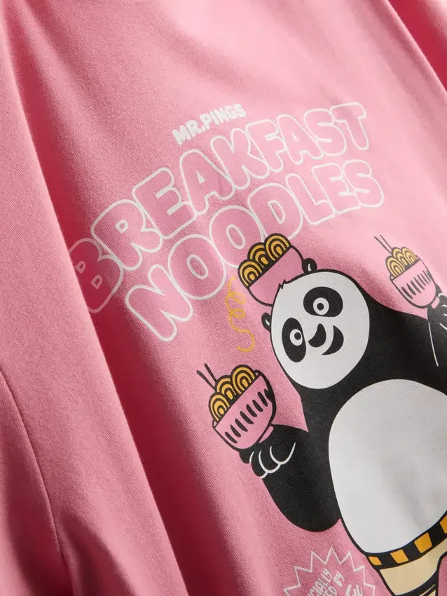 Shorty-pysjamaser med Kung Fu Panda-figur