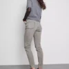 Skinny jeans i bomullsrik denim