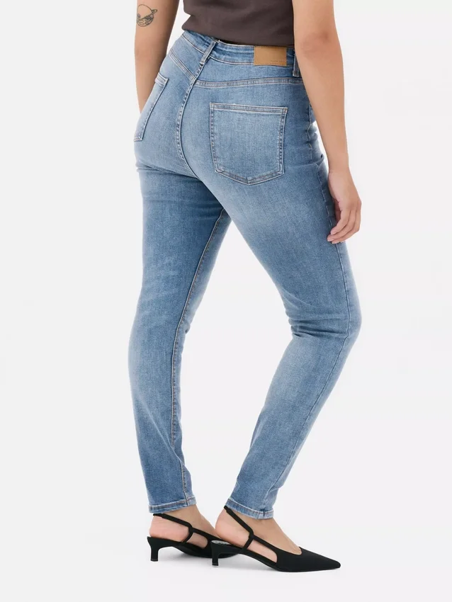 Skinny jeans med høy midje