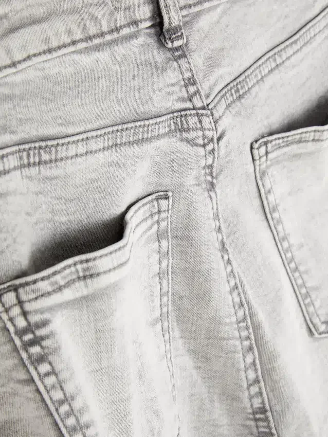 Skinny jeans med høy midje