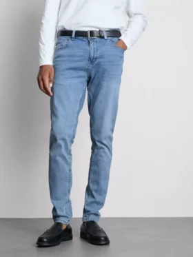 Skinny jeans med middels høy midje