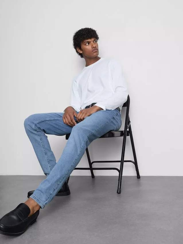 Skinny jeans med middels høy midje