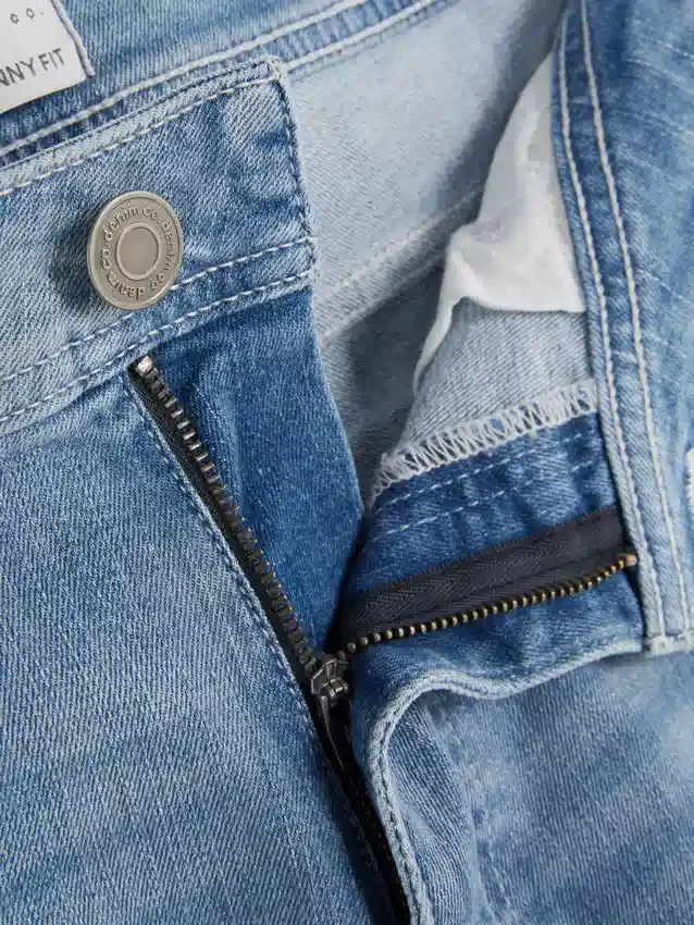 Skinny jeans med middels høy midje