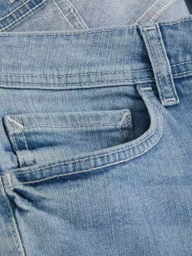 Skinny jeans med middels høy midje