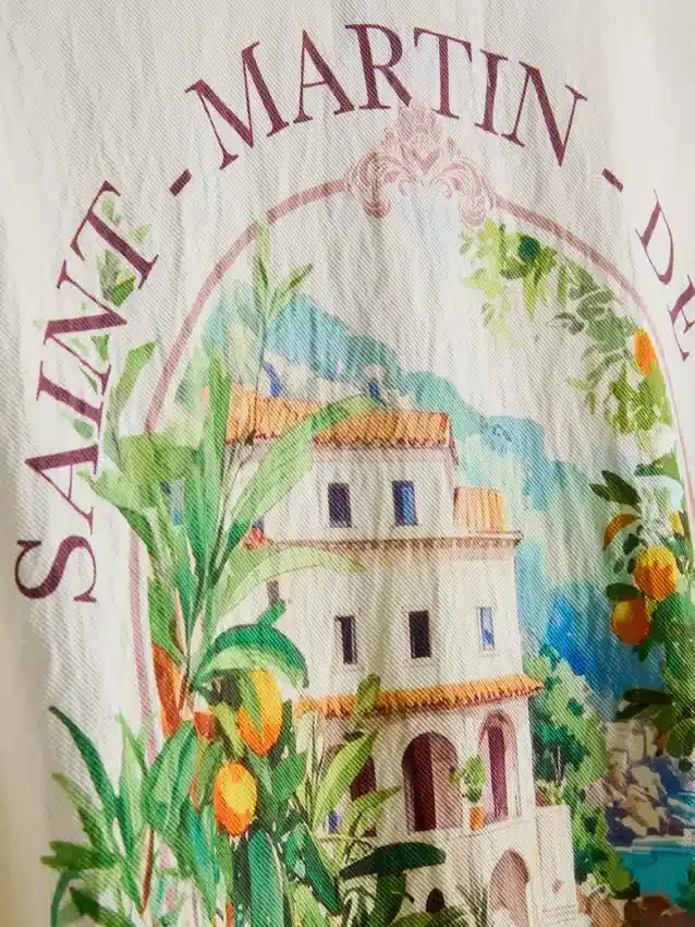 Skjorte med landskapsmotiv og reverskrage