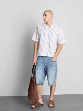 Skjorte med revere-krage og Pride-striper