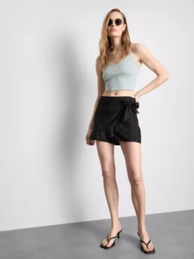 Skort med bånd i sidene