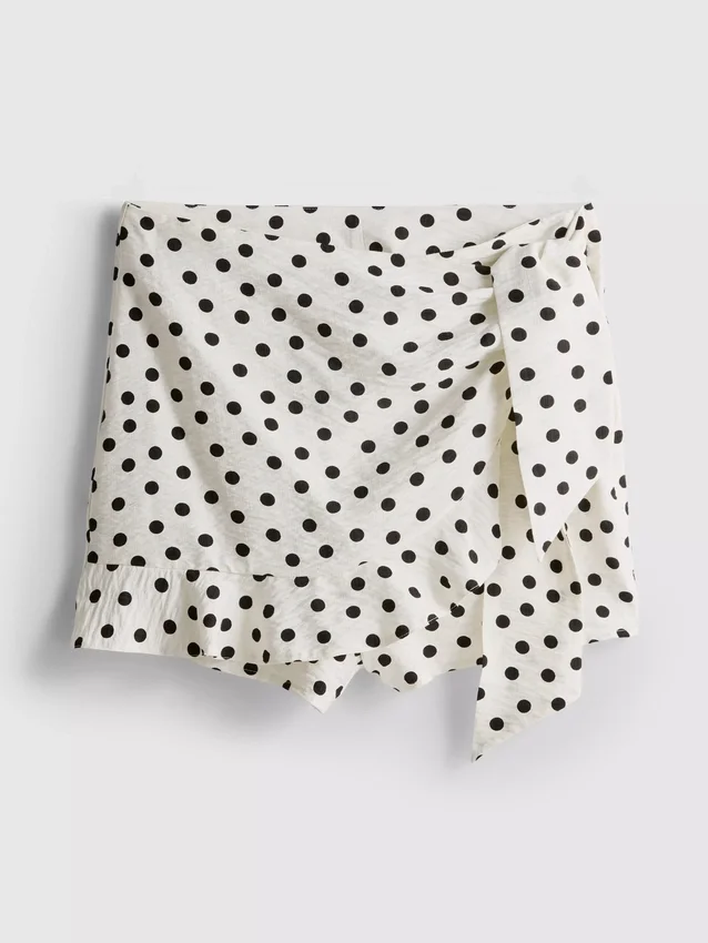 Skort med prikkemønster