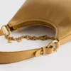 Skulderveske med charm-detaljer