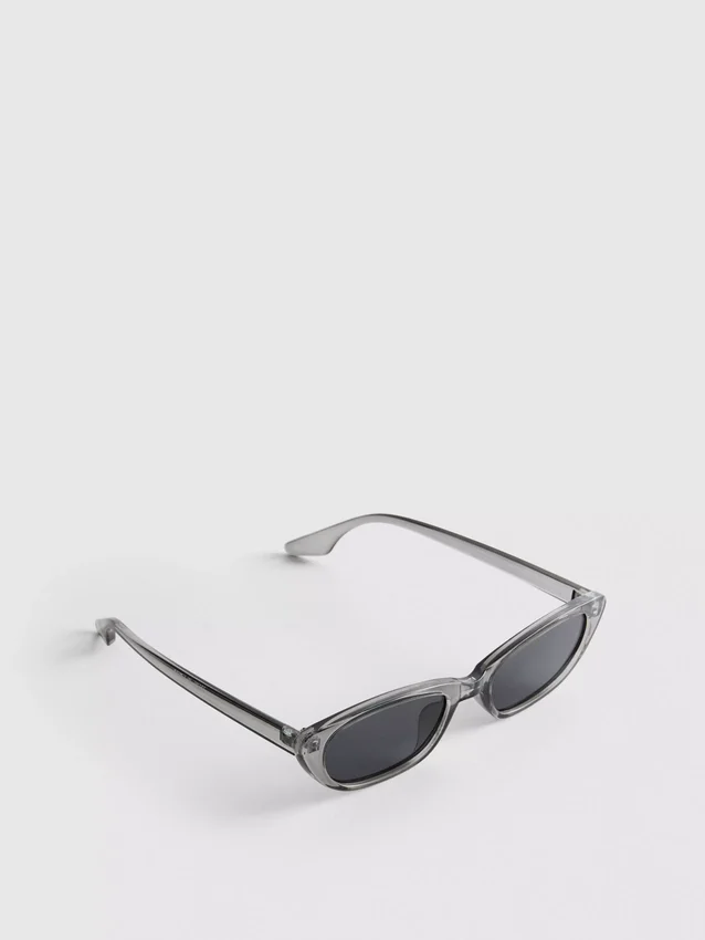 Slanke solbriller i «cat eye»-stil