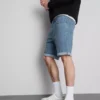 Slim-fit denimshorts med middels høy midje