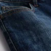 Slim-fit denimshorts med middels høy midje