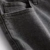 Slim-fit denimshorts med middels høy midje