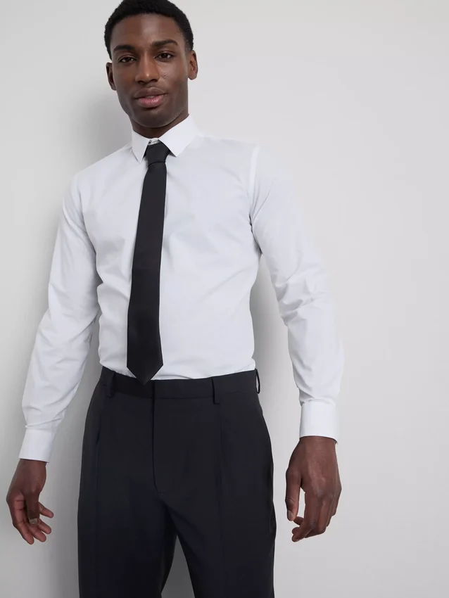 Slim fit-skjorte med stretch og knapper