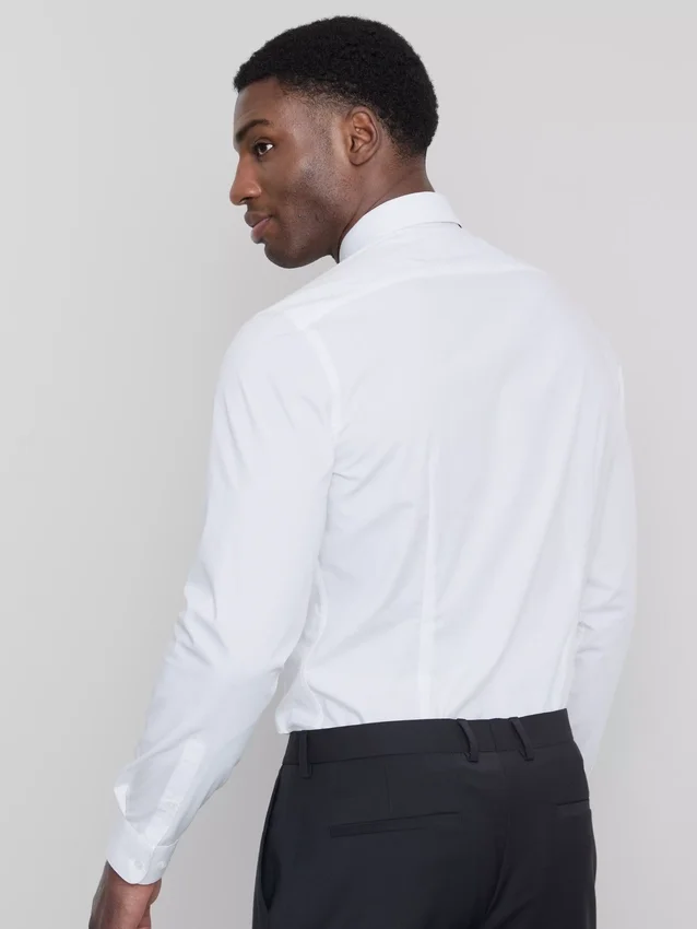 Slim fit-skjorte med stretch og knapper
