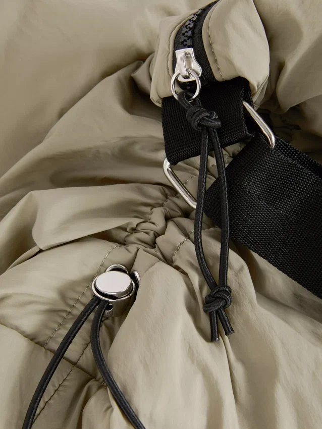 Slingbag med snøring