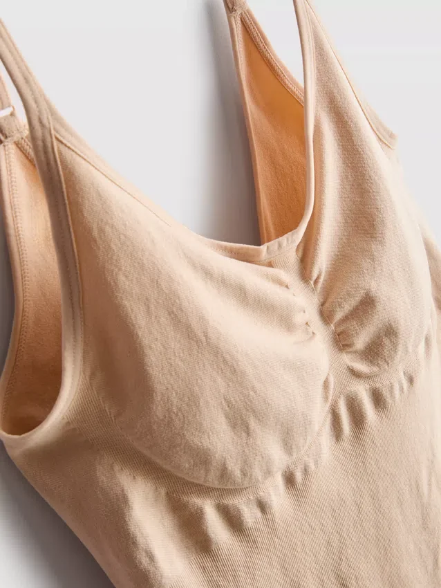 Sømløs, figursydd body