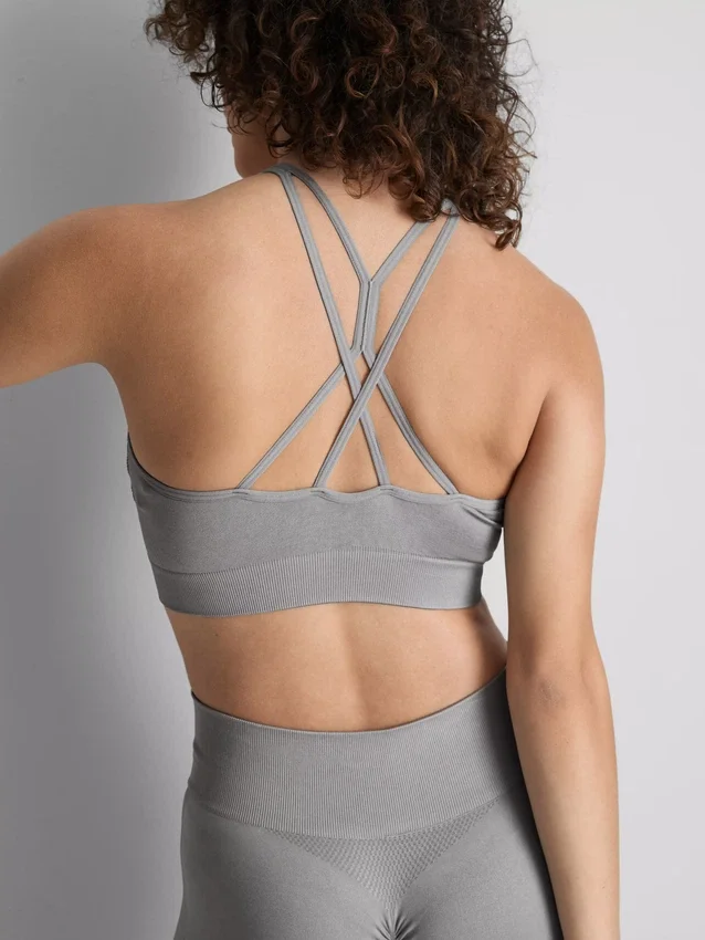 Sømløs, høyglanset aktiv crop-top