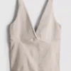 Sømløs tank-top med V-hals
