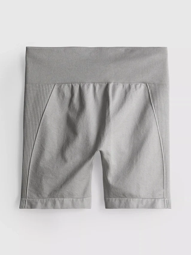 Sømløse, høyglansede treningsshorts