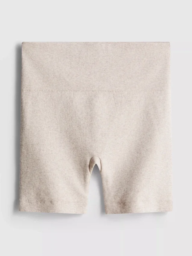 Sømløse ribbestrikkede treningsshorts