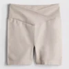 Sømløse treningsshorts med krysset linning