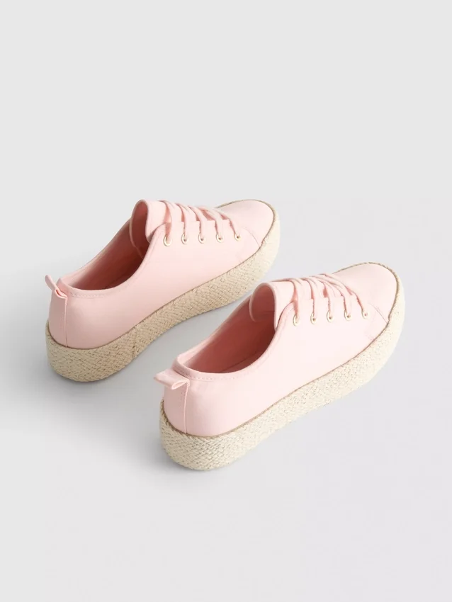 Sneakers i jute med flatform