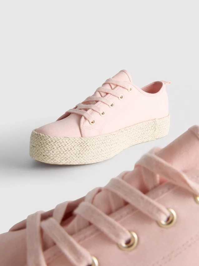 Sneakers i jute med flatform