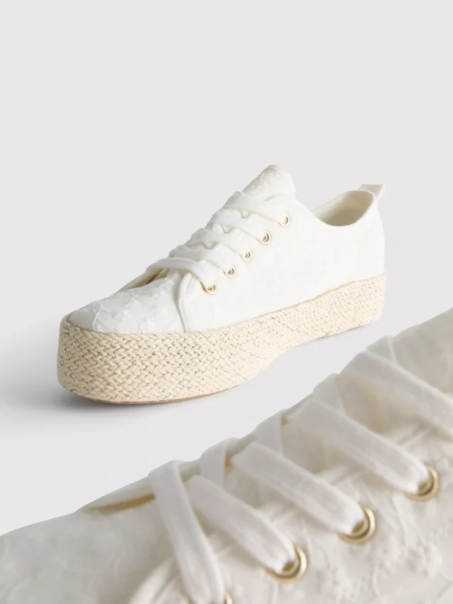 Sneakers i jute med flatform
