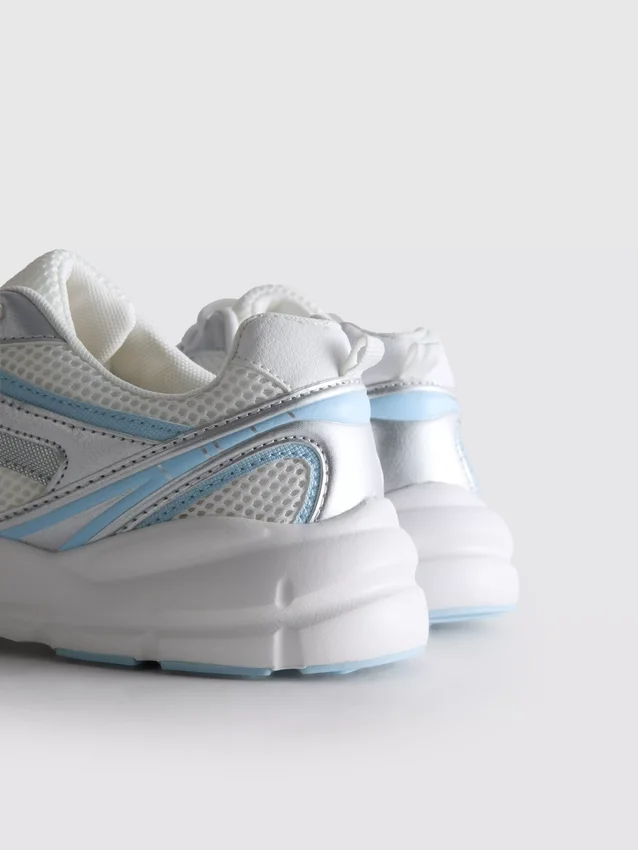 Sneakers med grovt mesh