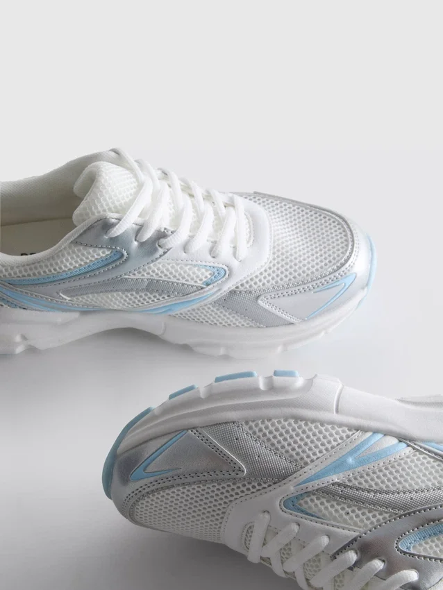 Sneakers med grovt mesh