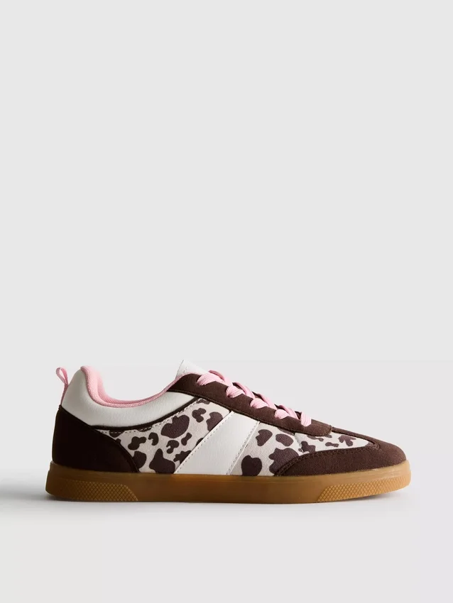Sneakers med gummisåle og dyremønster