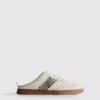 Sneakers med gummisåle som er enkle å ta på