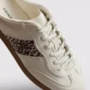 Sneakers med gummisåle som er enkle å ta på