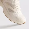 Sneakers med tykke mesh-paneler
