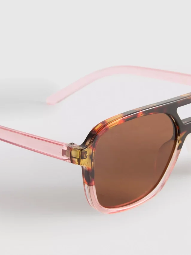 Solbriller i aviator-stil av akryl