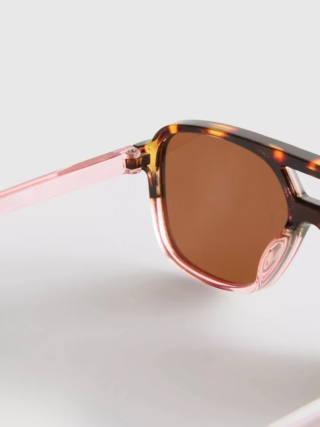 Solbriller i aviator-stil av akryl