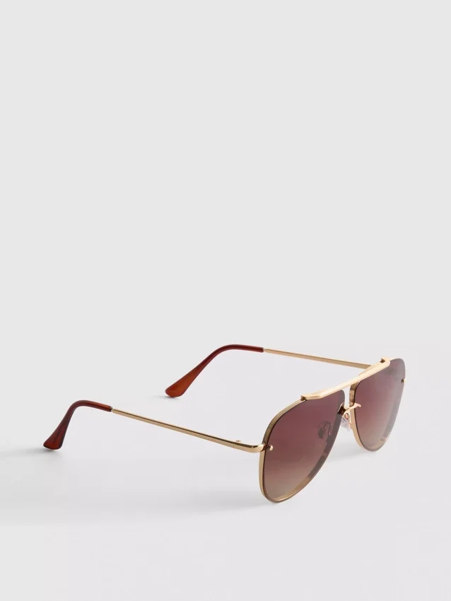 Solbriller i aviator-stil av metall