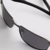 Solbriller med speilglass og rektangulær ramme