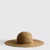 Solhatt med bred brem
