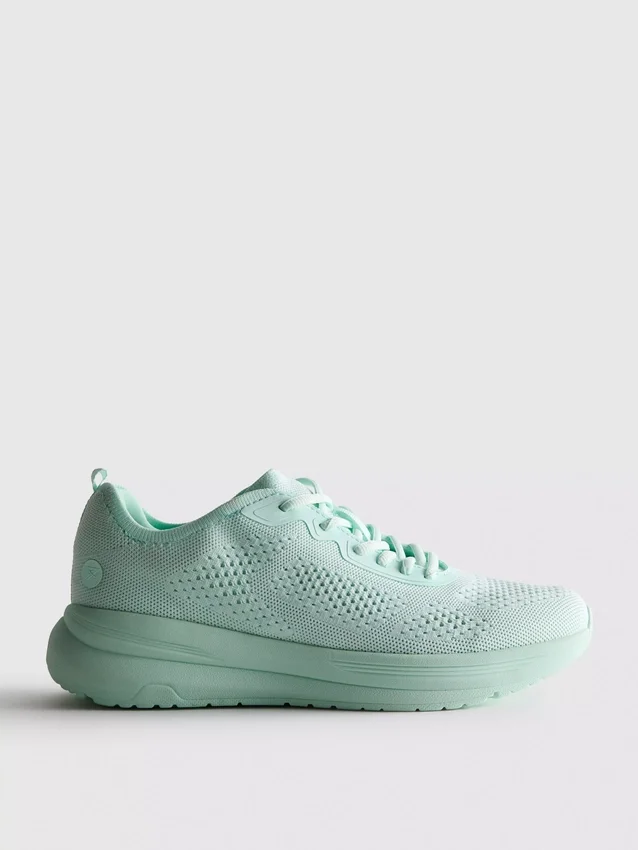 Strikkede sneakers med snøring