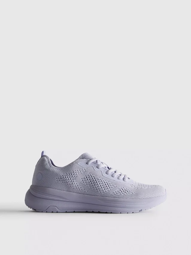 Strikkede sneakers med snøring