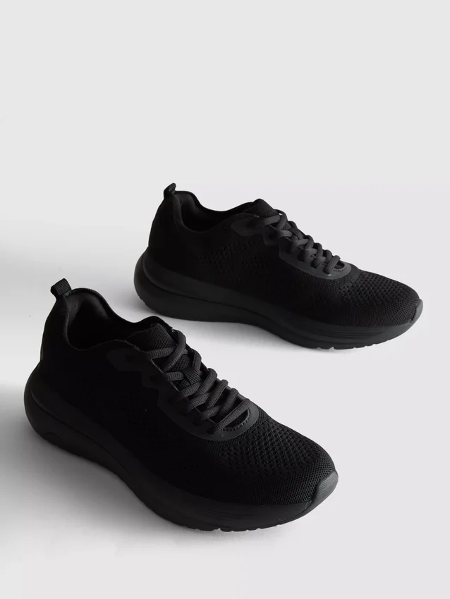 Strikkede sneakers med snøring