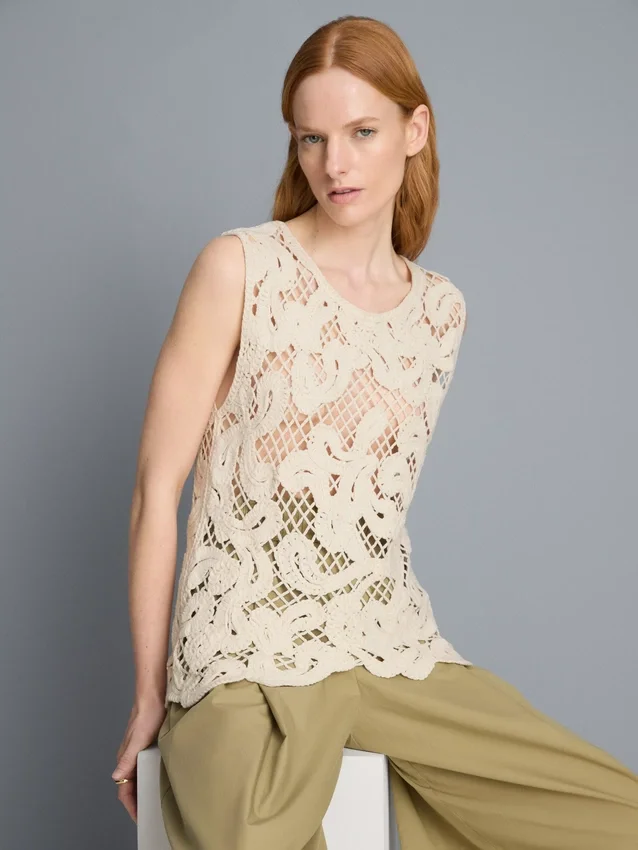 Strikket asymmetrisk heklet tank-top
