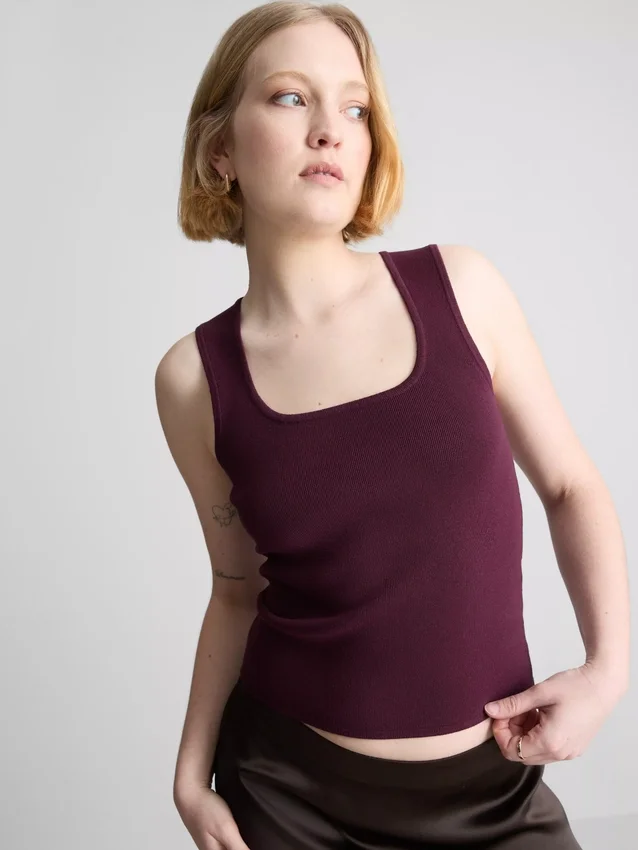 Strikket tank-top med firkantet hals