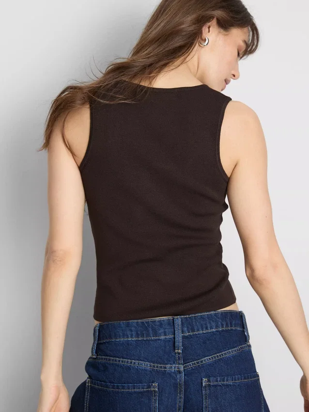 Strikket tank-top med firkantet hals