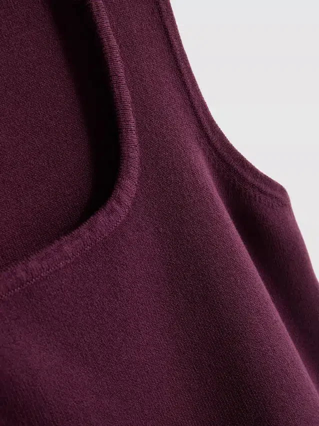 Strikket tank-top med firkantet hals