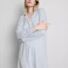 Stripet oversized nattkjole i boyfriend-stil